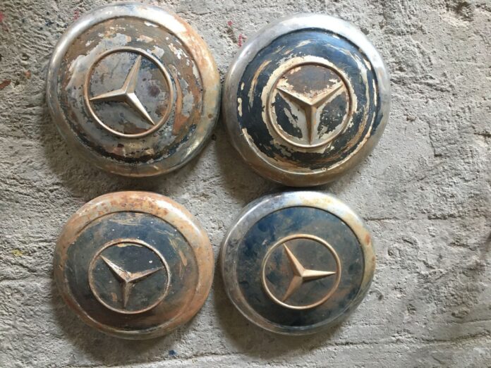 Mercedes ponton, hubcaps since 1960
