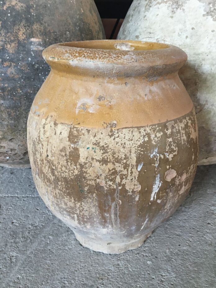 greek old pots, ceramics, urns of clay