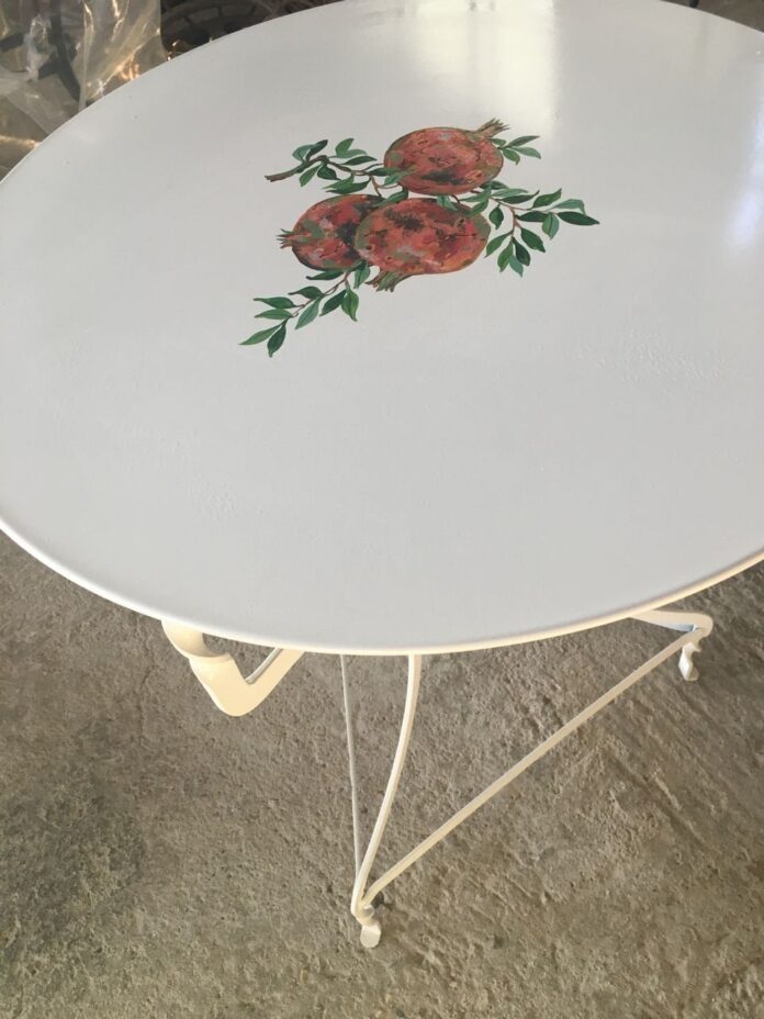 Coffee tables, classic round metal coffee tables painted by hand