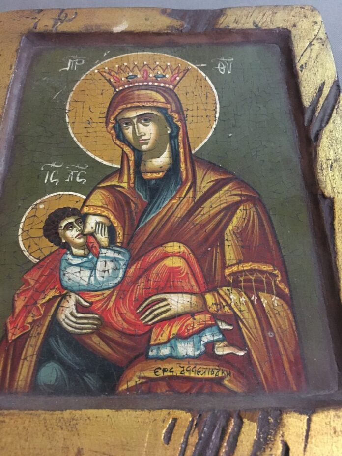 Virgin Mary, icon byzantine civilazation hand painted on old wood with leaf of gold of 24K,
