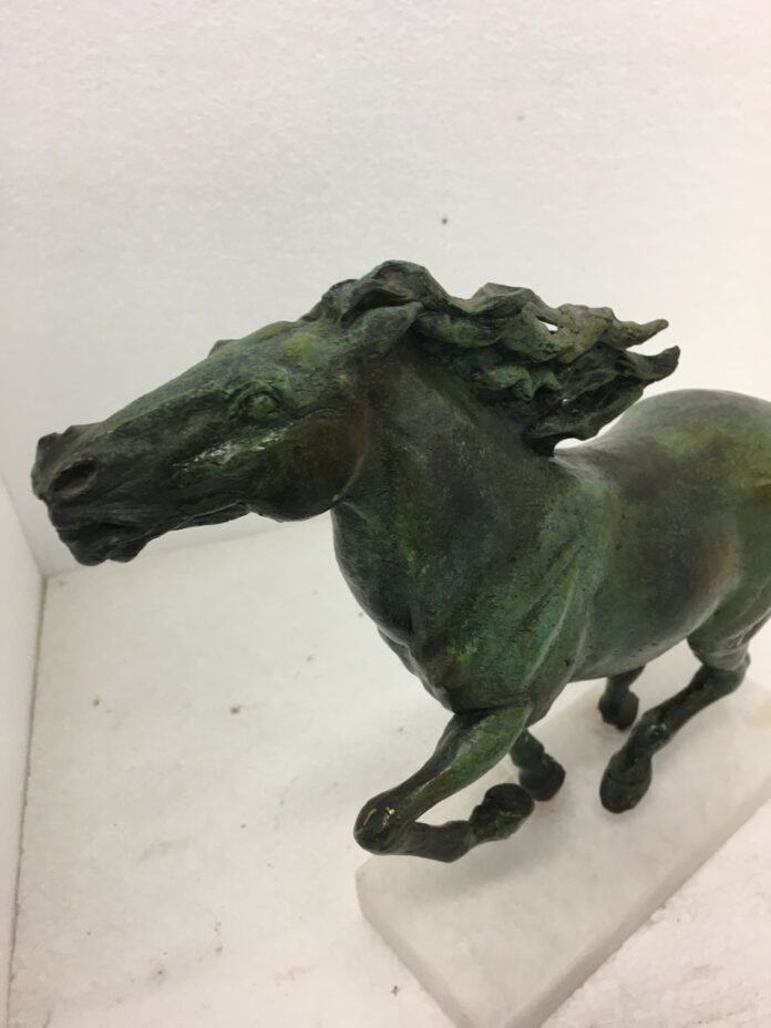 horse bronze made with the ancient technique