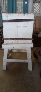 old wooden cutting bench, old butcher's cutting log, butcher's log, solid wood (very heavy), 2-piece ( base and bench)