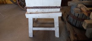 old wooden cutting bench, old butcher's cutting log, butcher's log, solid wood (very heavy), 2-piece ( base and bench)